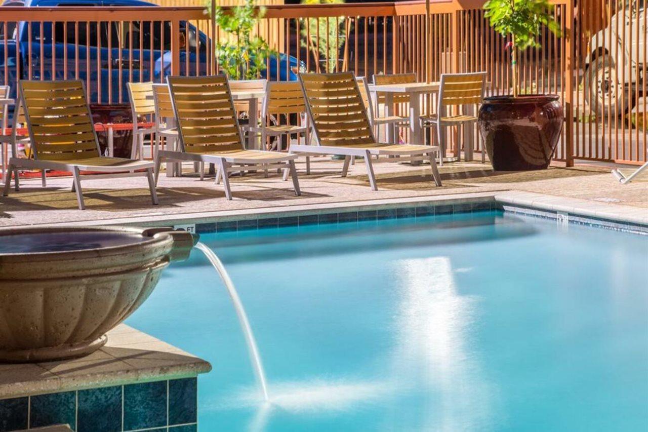Hampton Inn & Suites Phoenix/Gilbert Exterior photo