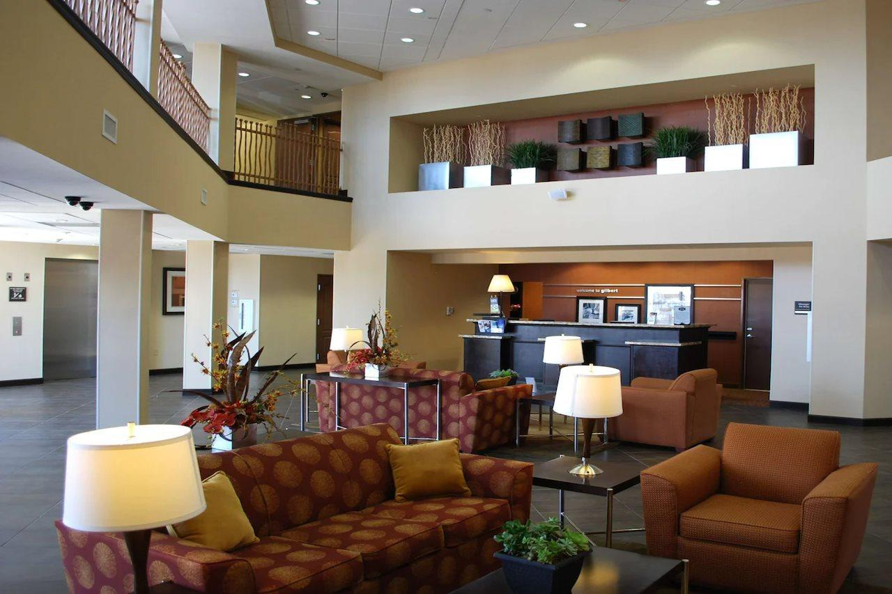 Hampton Inn & Suites Phoenix/Gilbert Exterior photo